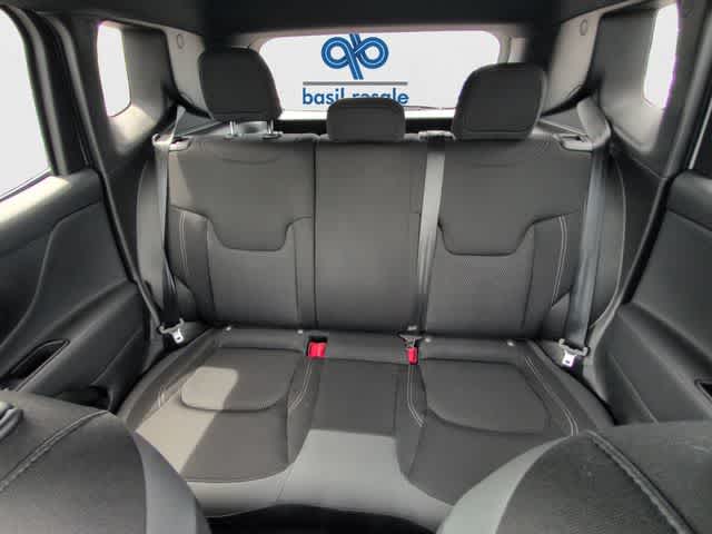2022 Jeep Renegade Altitude photo 16