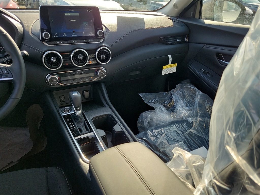 2025 Nissan Sentra SV photo 8