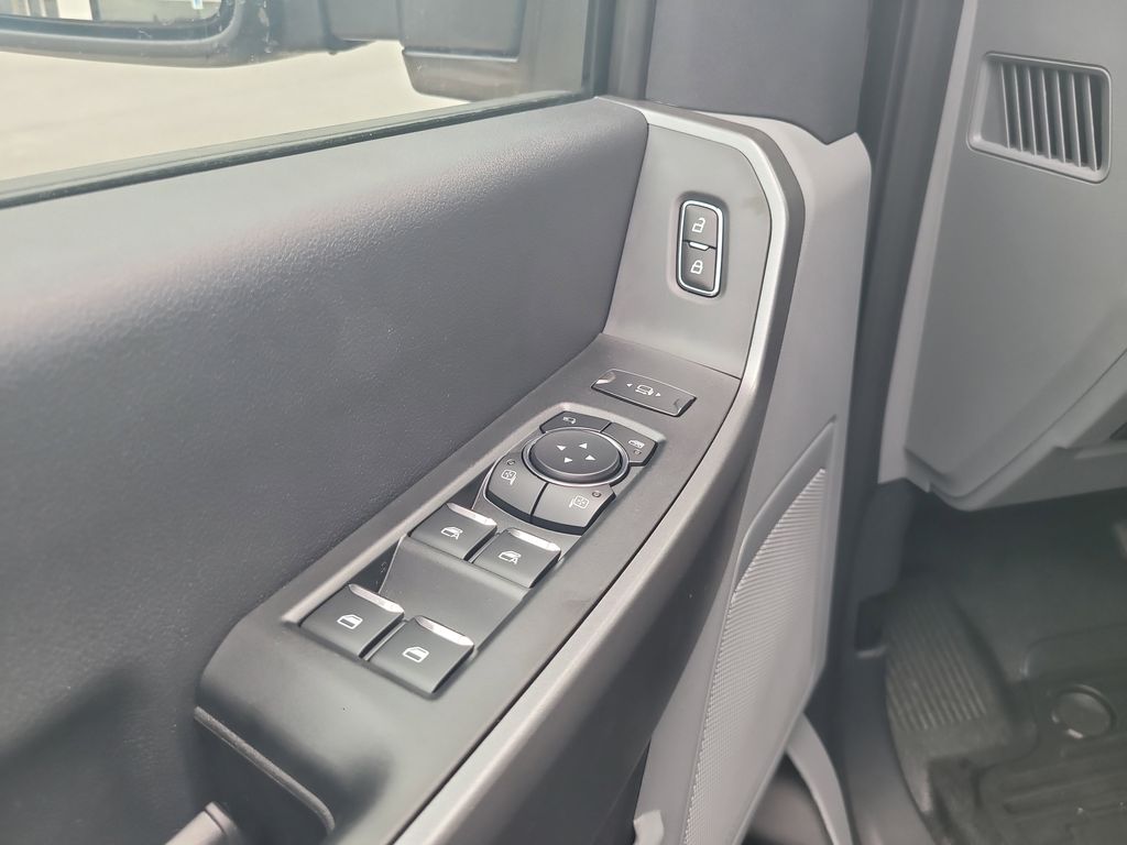 2026 Ford F-350 XLT photo 11