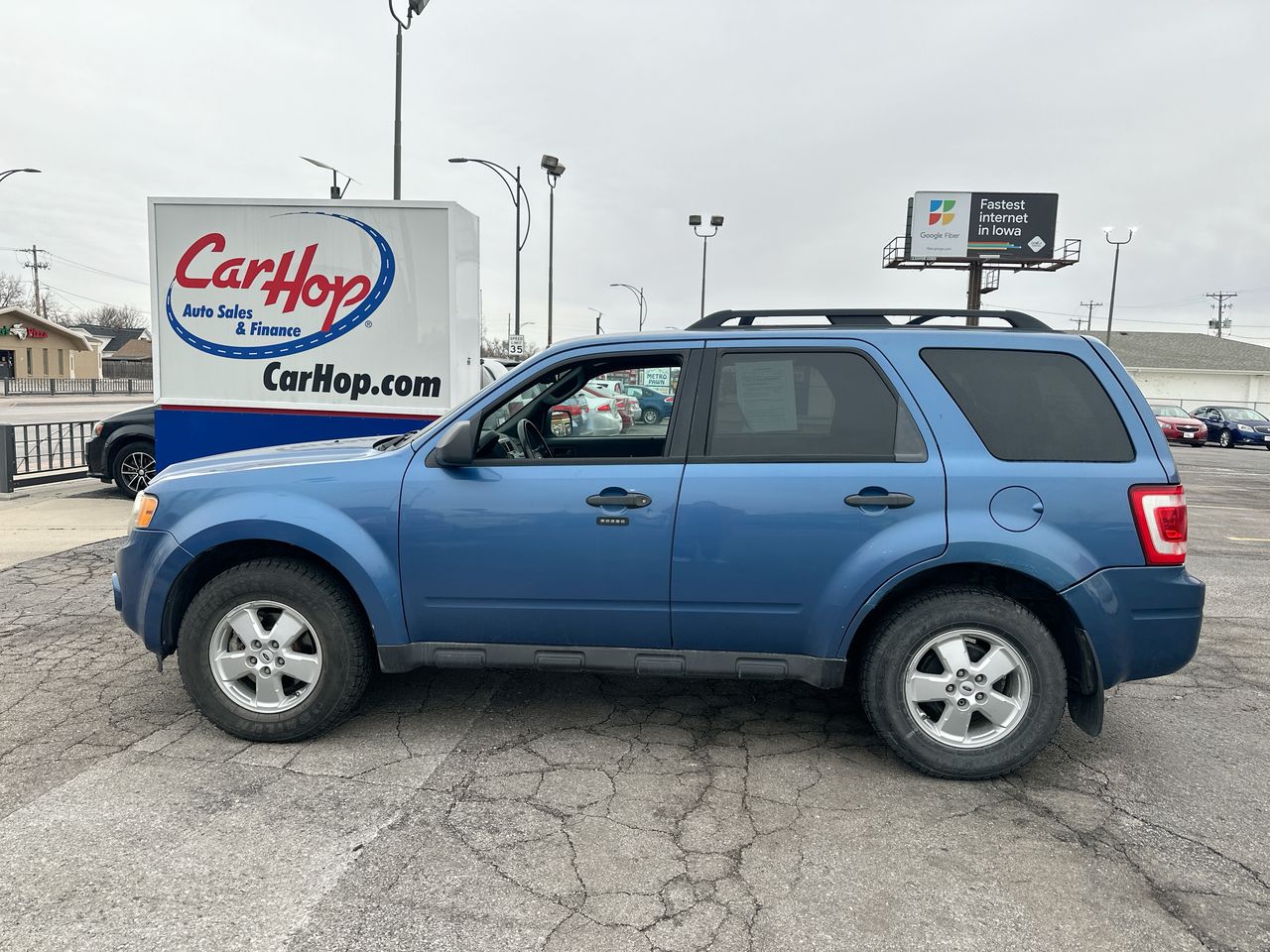 2009 Ford Escape Base's photo