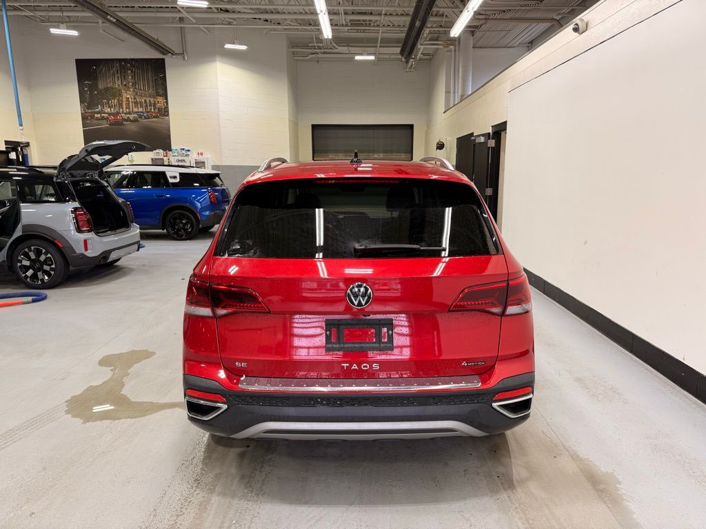 2023 Volkswagen Taos SE photo 3