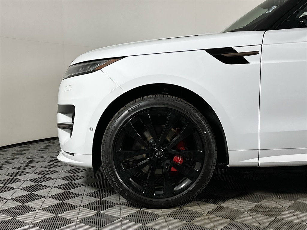 2025 Land Rover Range Rover Sport SE photo 9