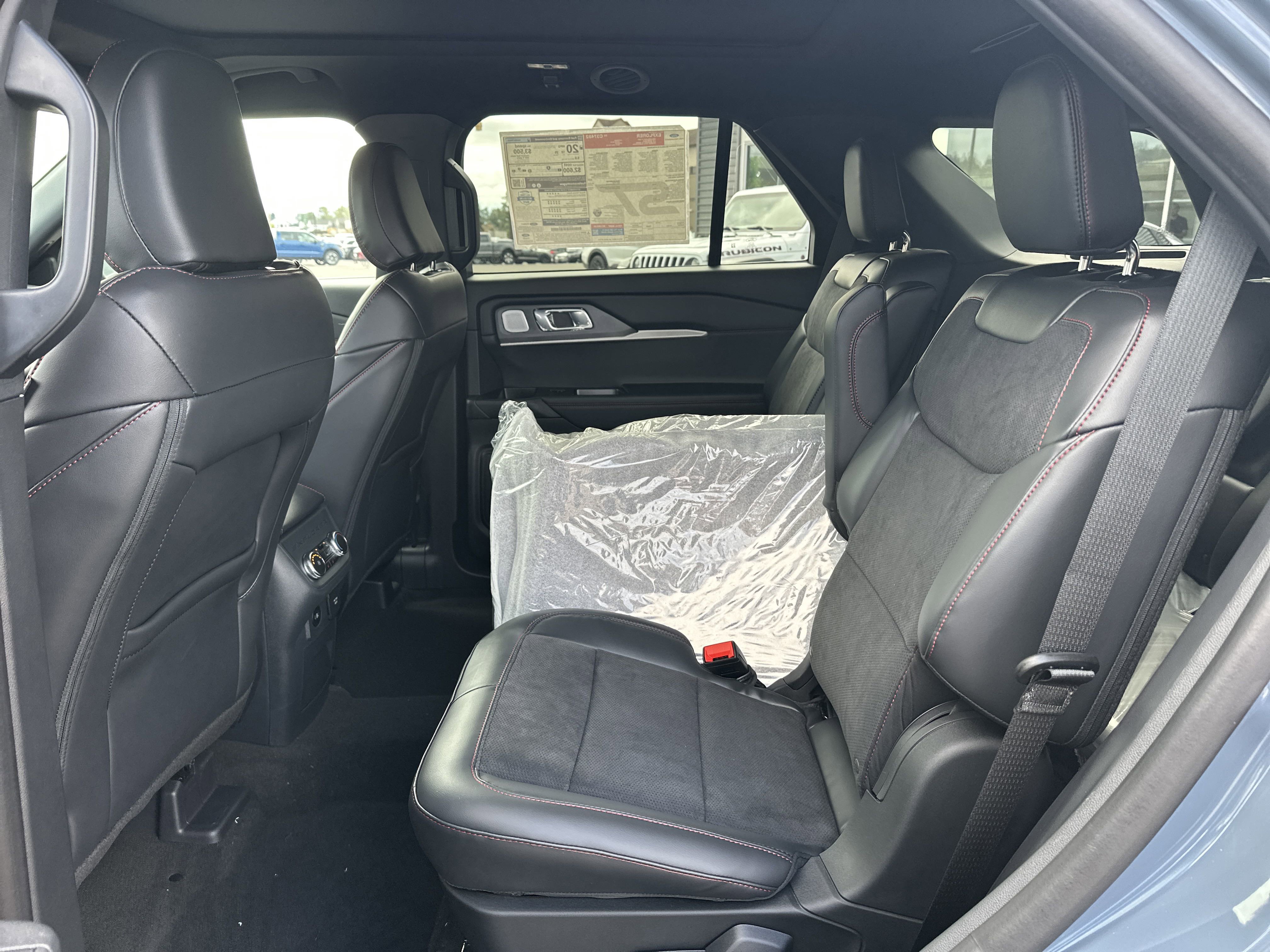 2025 Ford Explorer ST photo 2
