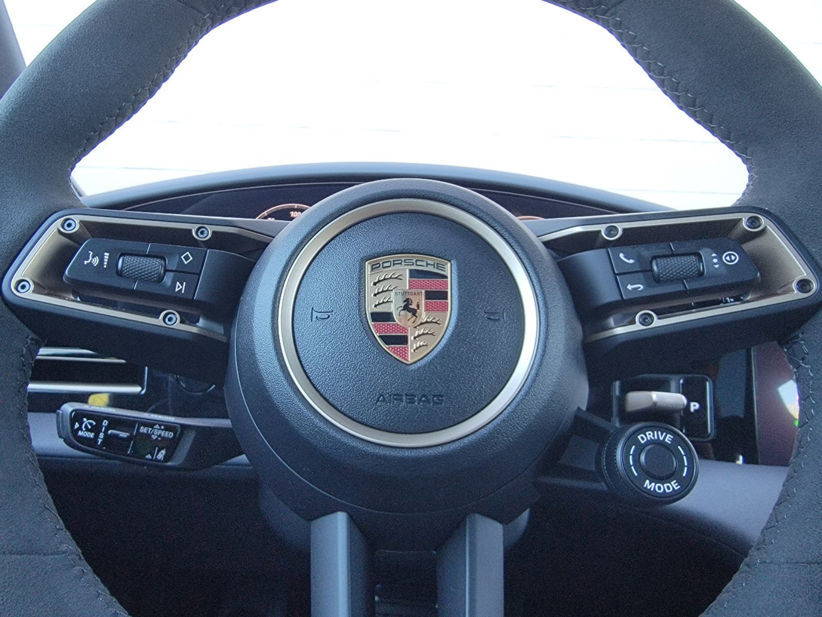 2025 Porsche Taycan 4S photo 18