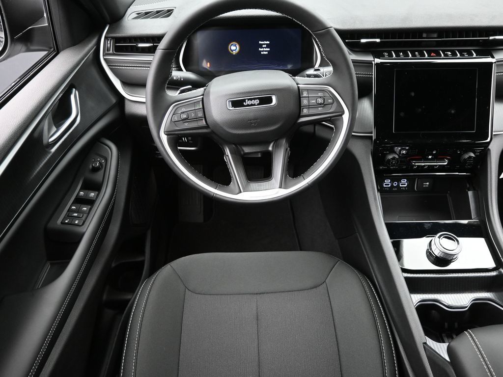 2025 Jeep Grand Cherokee Laredo X photo 9