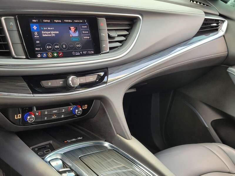 2023 Buick Enclave Essence photo 24