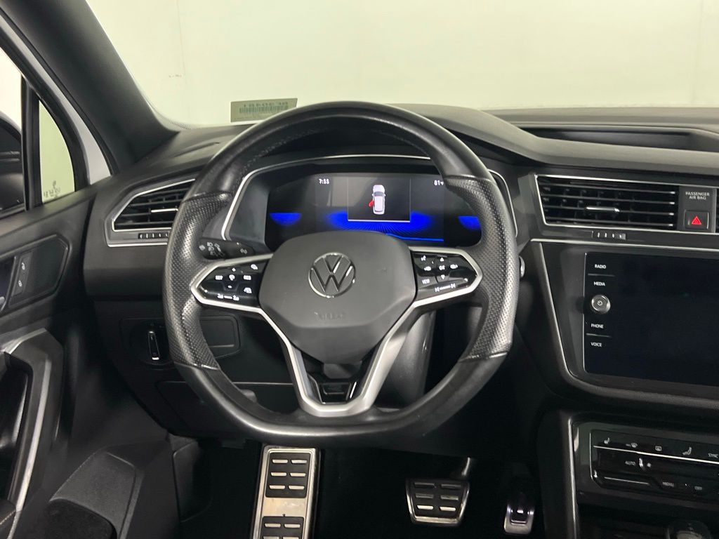 2023 Volkswagen Tiguan SE R-Line Black photo 11