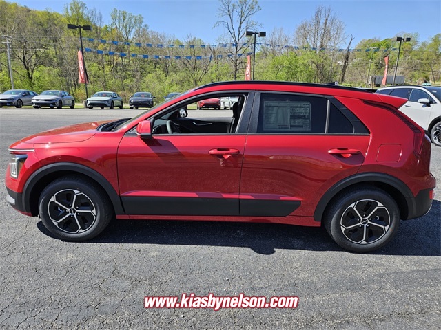 2025 Kia Niro LX photo 4