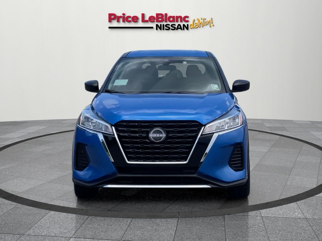 2025 Nissan Kicks Play S photo 2