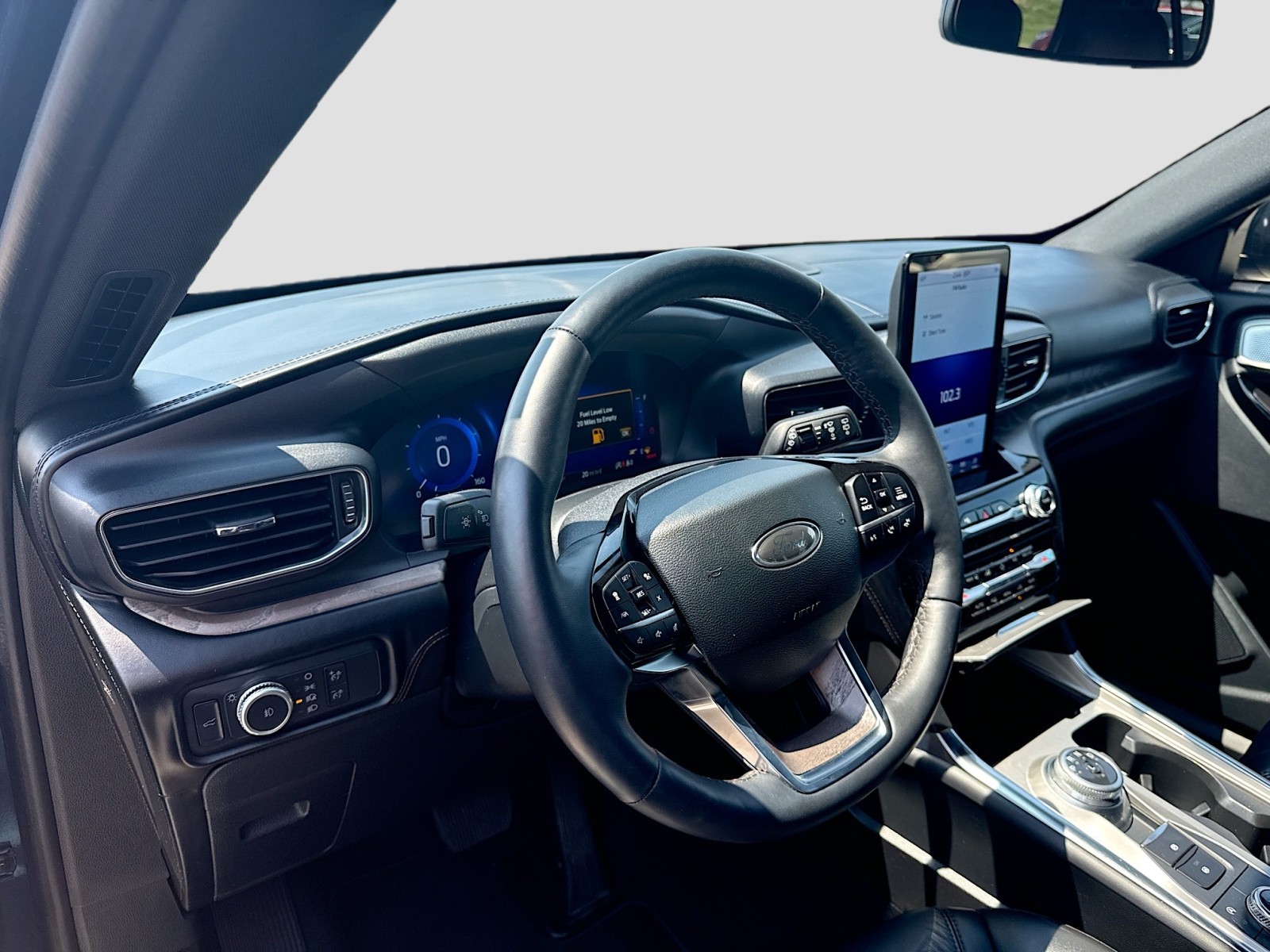 2022 Ford Explorer Platinum photo 8