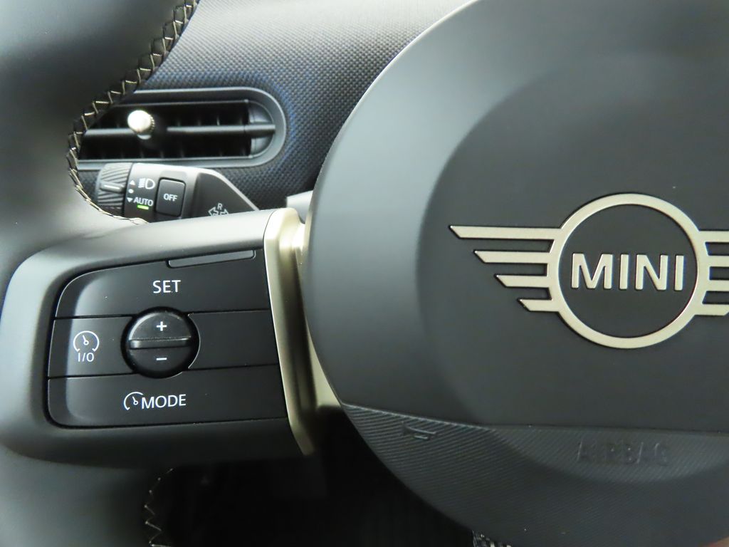 2026 Mini Cooper 2 Door Hardtop Iconic photo 11