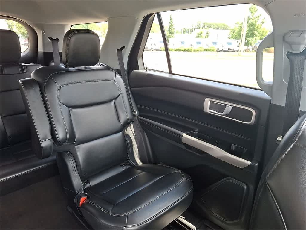 2022 Ford Explorer XLT photo 14