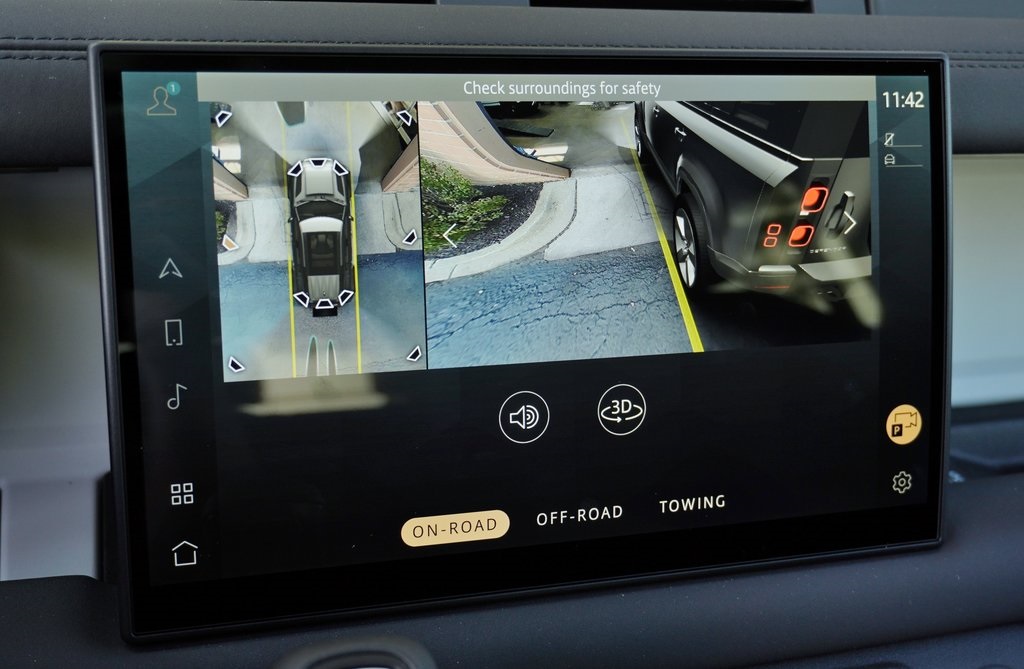 2025 LAND ROVER DEFENDER - Image 24