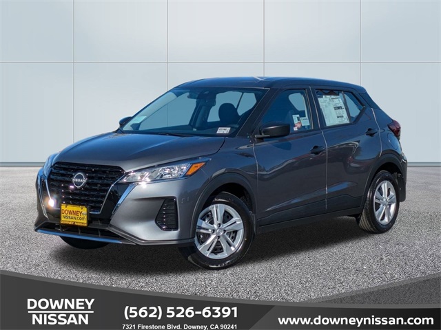 2025 Nissan KICKS PLAY Base's photo