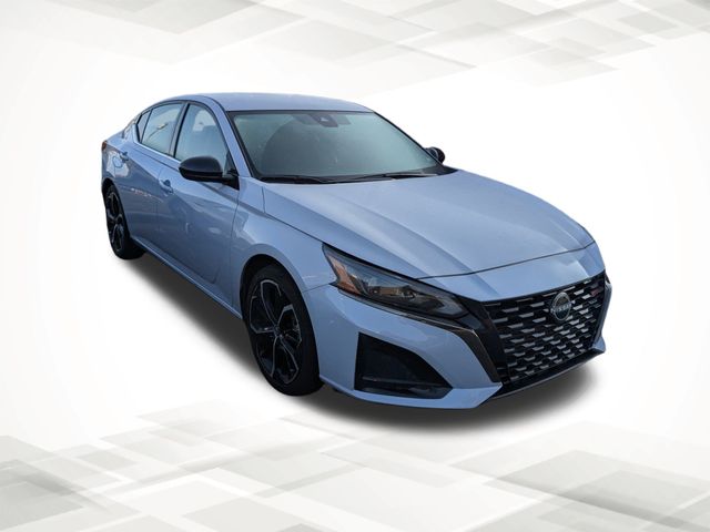 2024 Nissan Altima 2.5 SR photo 2