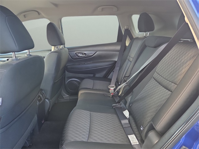 2019 Nissan Rogue S photo 25
