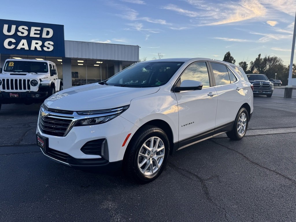 2023 Chevrolet Equinox LT photo 3