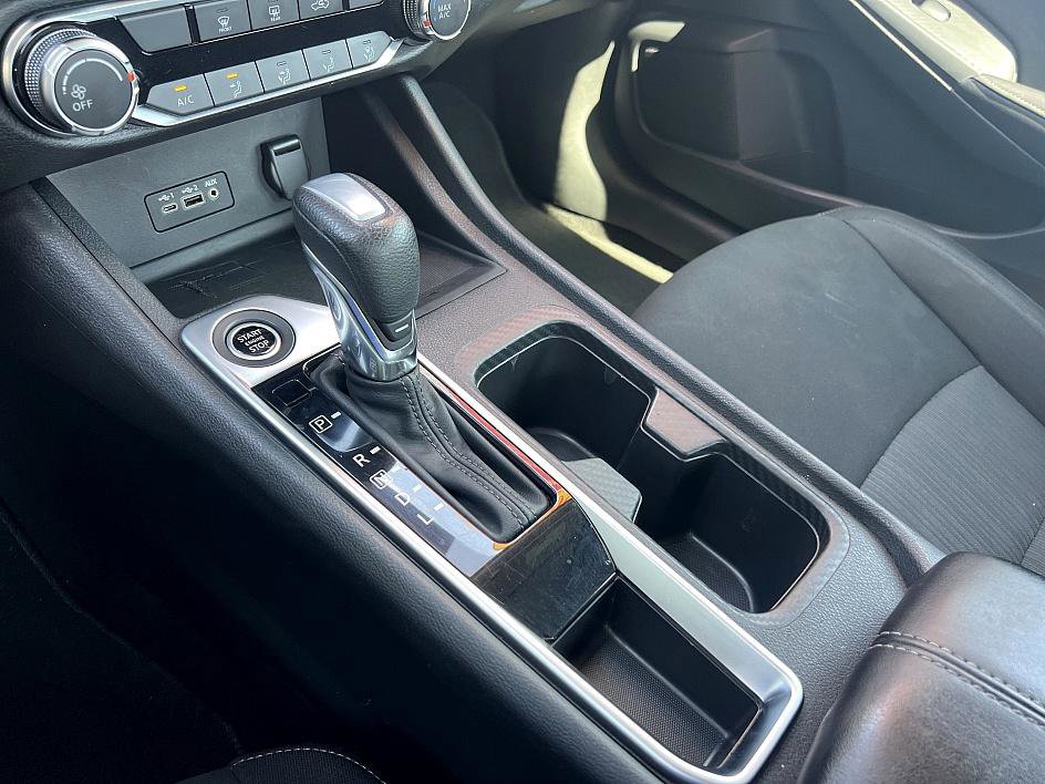 2023 Nissan Sentra SV photo 22