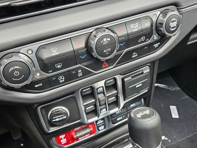 2025 Jeep Wrangler Rubicon photo 23