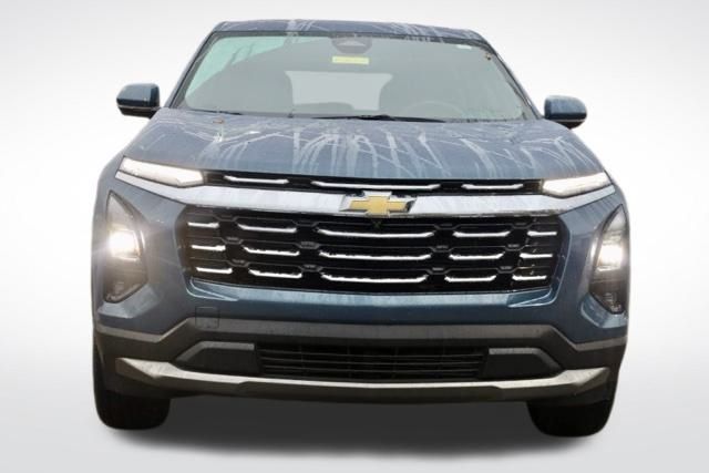 2025 Chevrolet Equinox LT photo 2