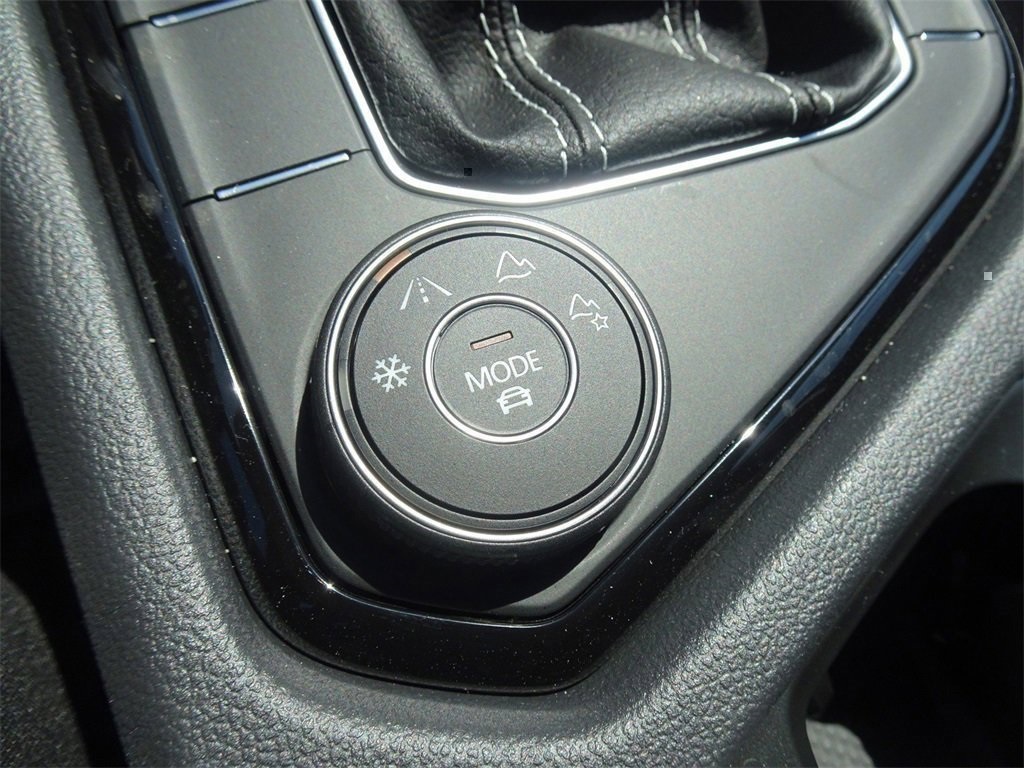 2024 Volkswagen Taos SE photo 19