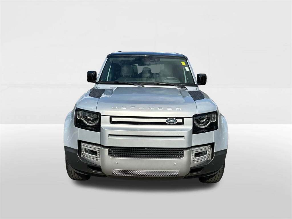 2024 Land Rover Defender 130 S photo 6