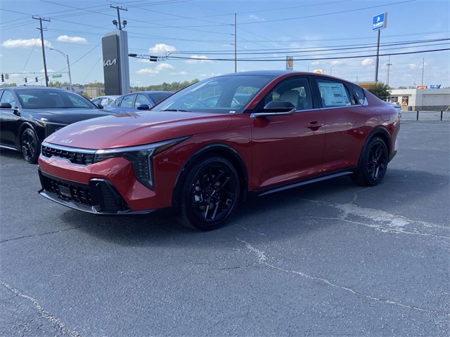 2025 Kia K4 GT-Line Turbo photo 3