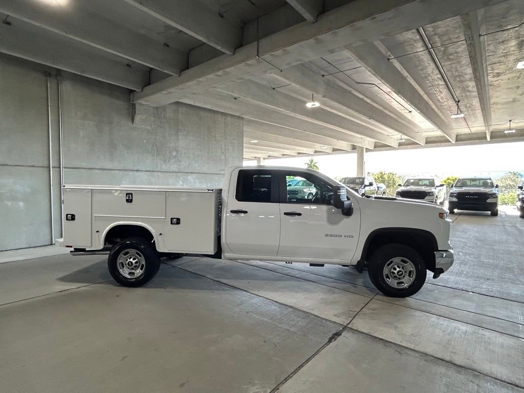 2024 Chevrolet Silverado 2500HD photo 3