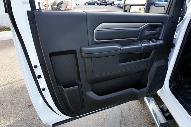 New 2024 Bright White Clear-Coat Exterior Paint RAM Tradesman image 23