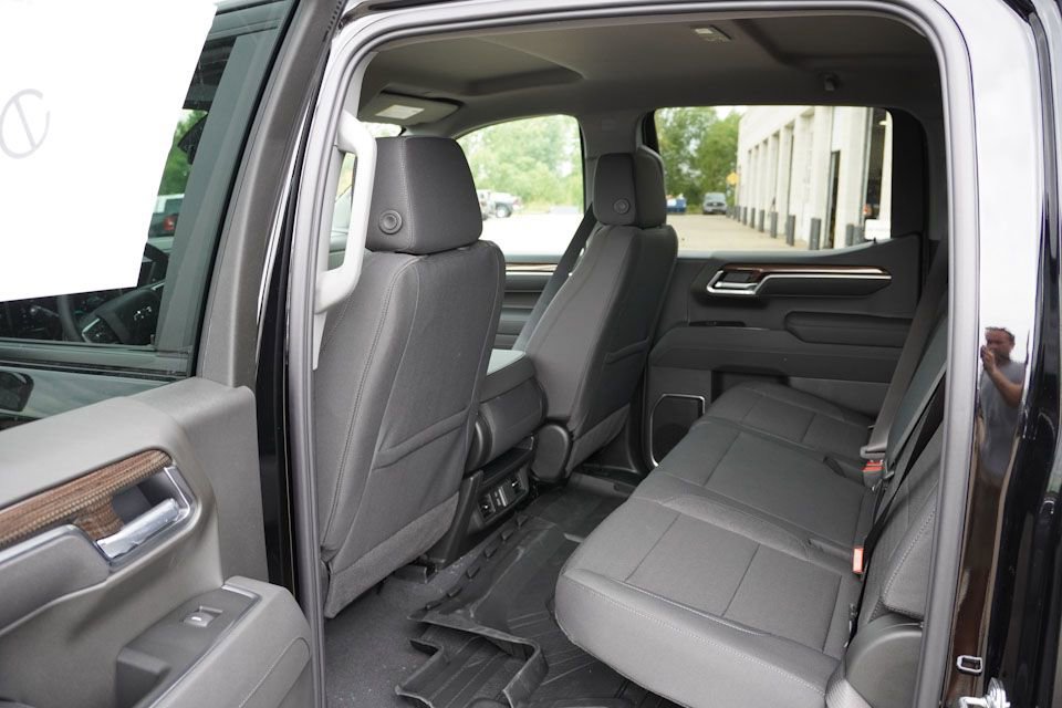 2026 Chevrolet Silverado 1500 RST photo 11