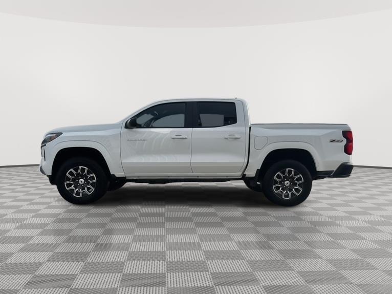 2025 Chevrolet Colorado Z71 photo 2
