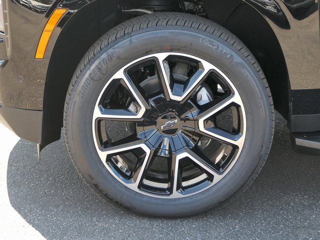 2026 Chevrolet Suburban RST photo 10