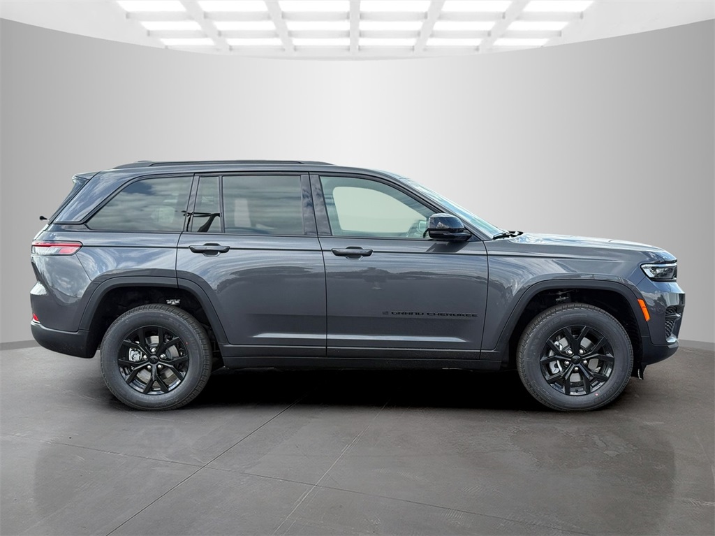 2025 Jeep Grand Cherokee Altitude X photo 3