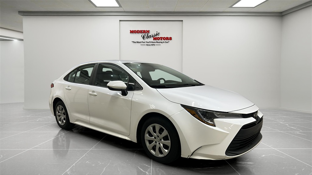 2023 Toyota Corolla LE's photo