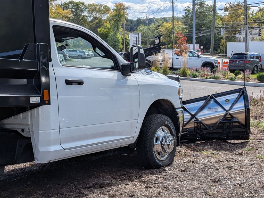 2024 Ram 3500 Tradesman photo 2
