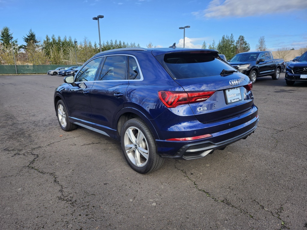 2021 Audi Q3 45 TFSI S line Premium photo 3