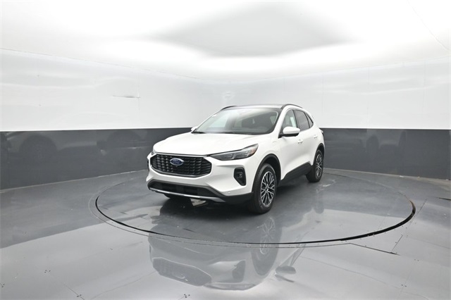 2025 Ford Escape Plug-In Hybrid photo 3