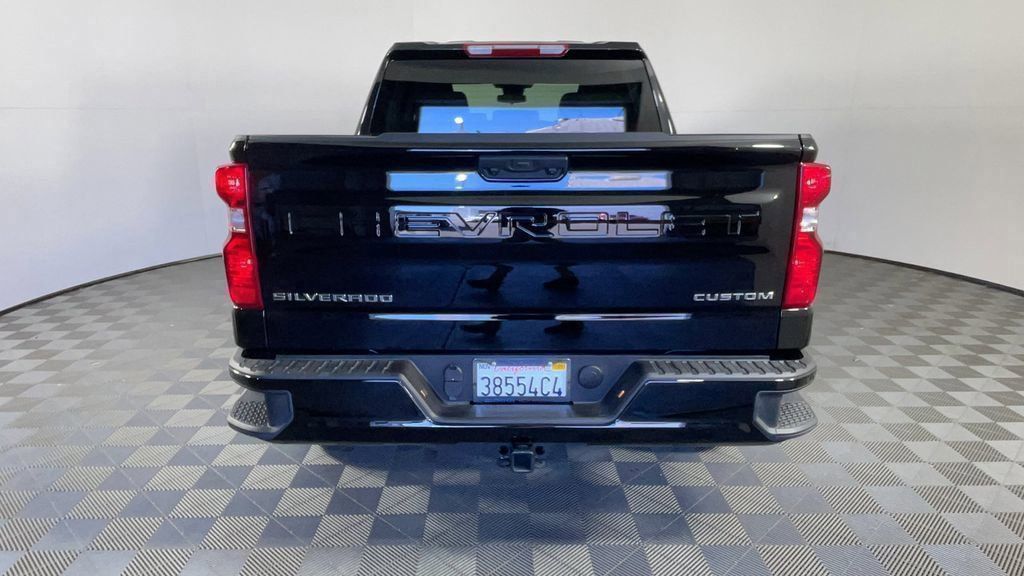 2025 Chevrolet Silverado 1500 Custom photo 4