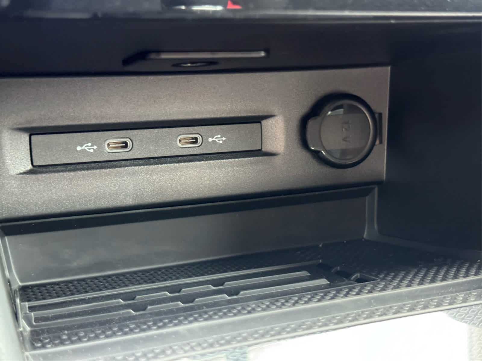 2025 Volkswagen Taos SE photo 17