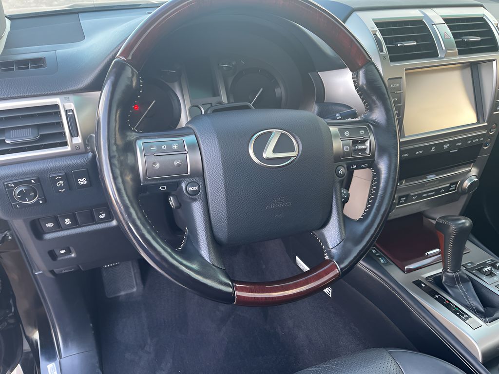 2019 Lexus GX 460 Luxury photo 13