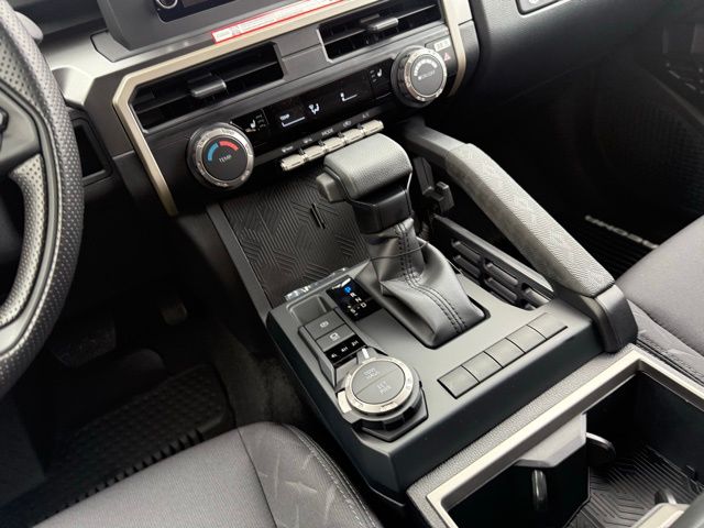2025 Toyota Tacoma SR5 4x4 Double Cab photo 22