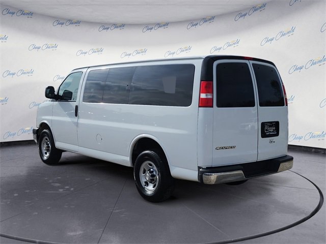 2020 Chevrolet Express Passenger 3500 photo 3