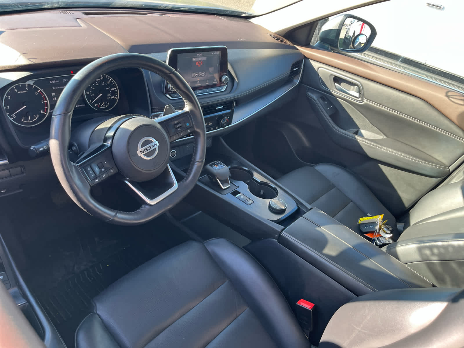2021 Nissan Rogue SV photo 3