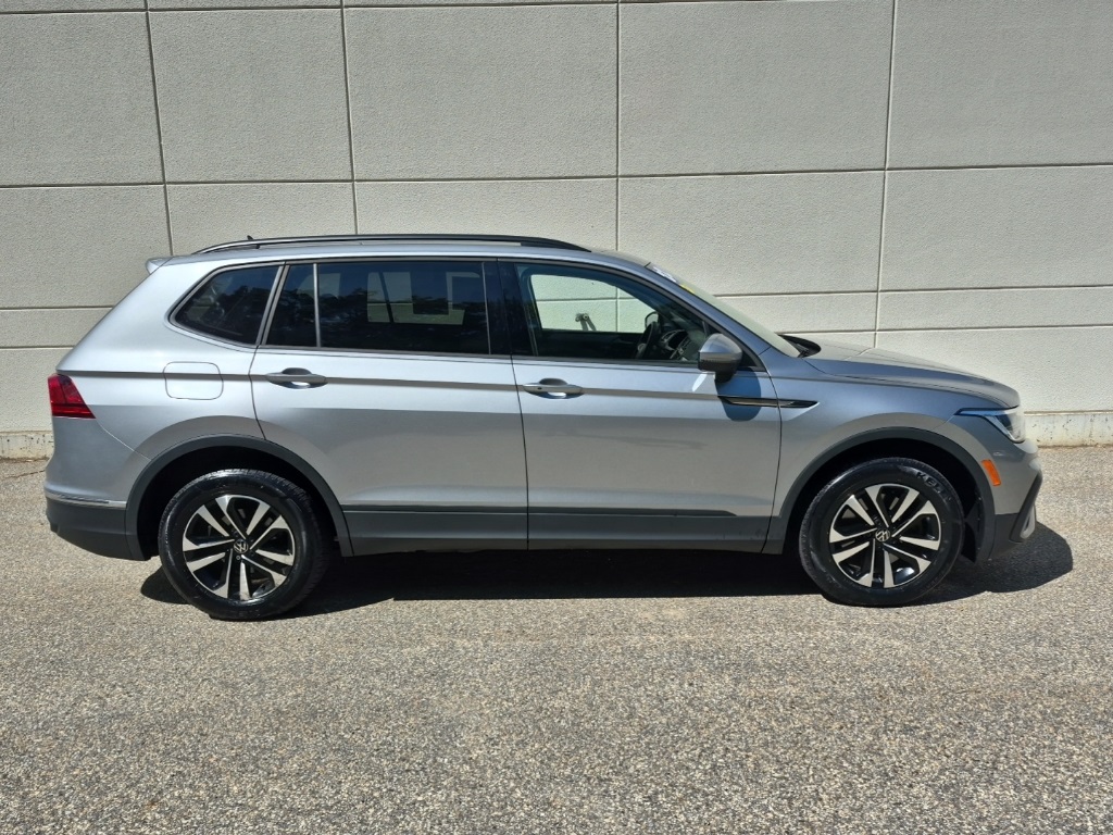 2022 Volkswagen Tiguan S photo 3