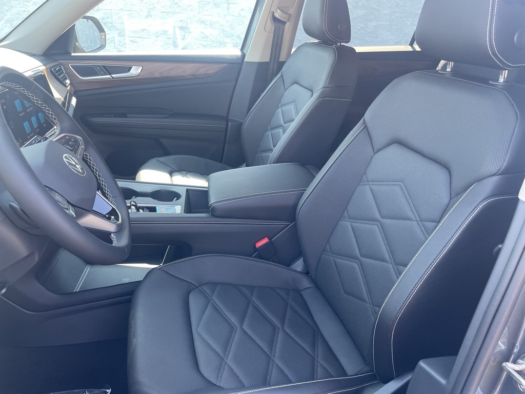 2025 Volkswagen Atlas SE photo 6