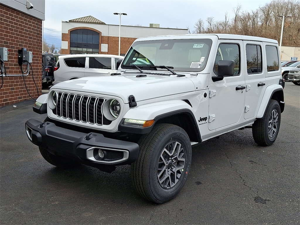 2025 Jeep Wrangler Sahara photo 3