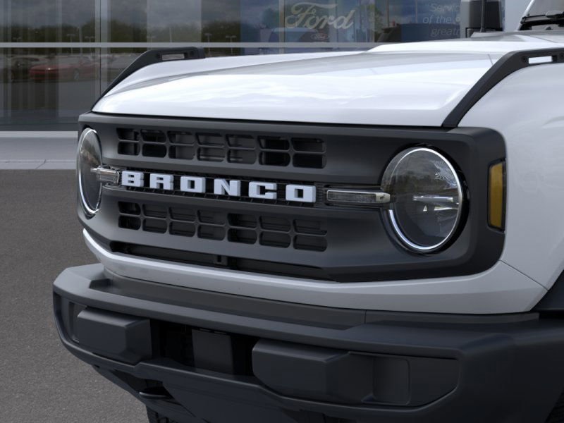 2025 Ford Bronco Base photo 17