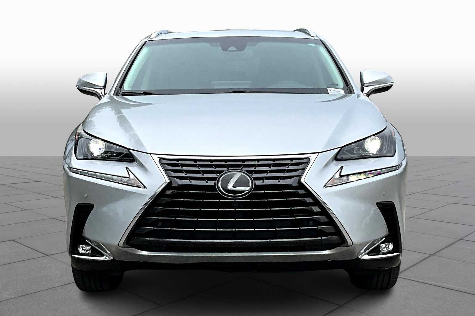 2019 Lexus NX 300 Luxury photo 3