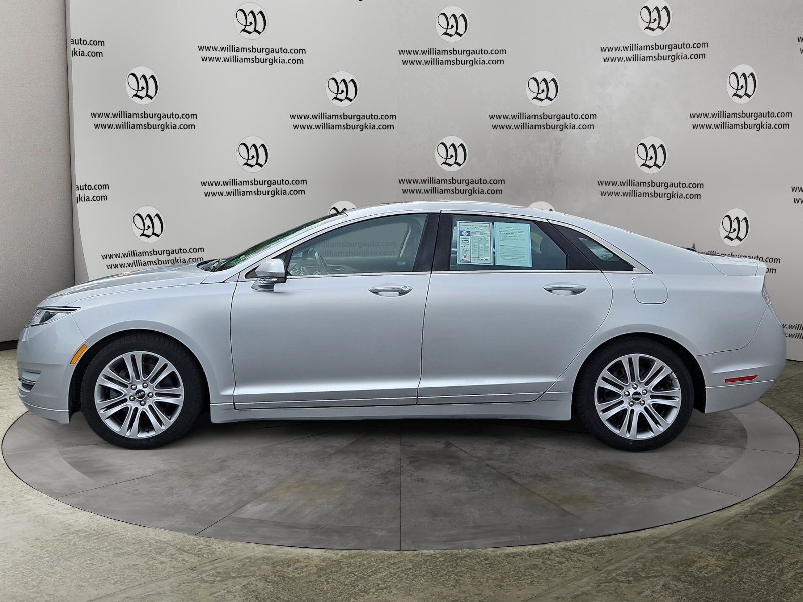 2013 Lincoln MKZ Base photo 2