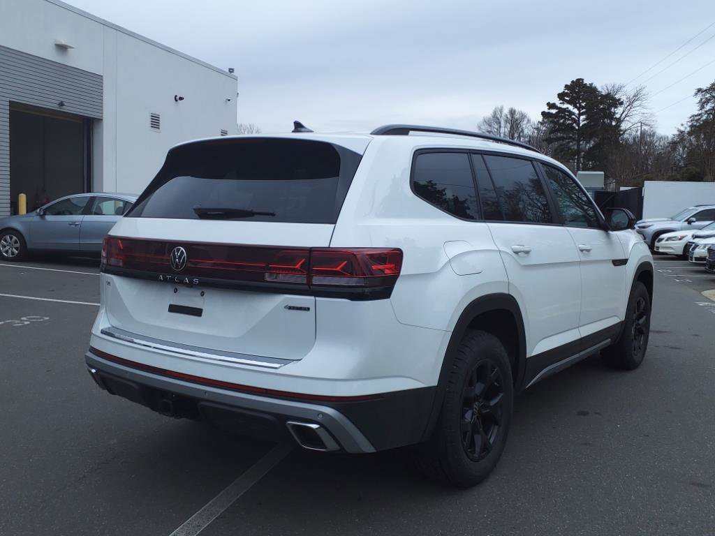 2025 Volkswagen Atlas Peak Edition photo 18